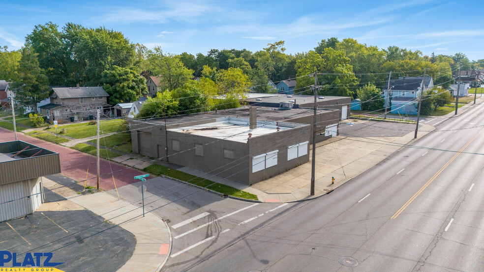 Primary Photo Of 1427 Youngstown Rd SE, Warren Warehouse For Sale