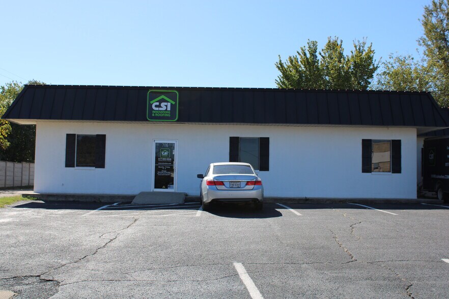 More Photos Of 706 Springdale Rd, Bedford Office For Sale