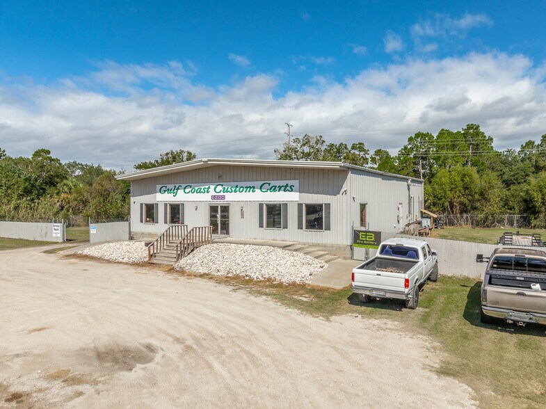 More Photos Of 631 W Us-98, Apalachicola General Retail For Sale