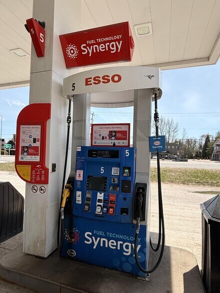 More Photos Of 134 Hwy-60, Huntsville Service Station For Sale