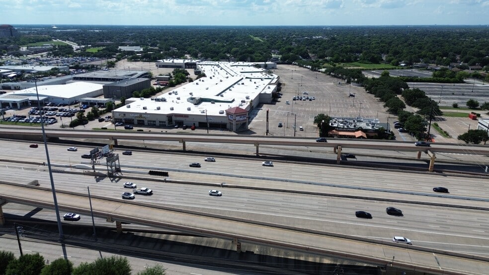 More Photos Of 12002 Southwest Fwy, Meadows Place Freestanding For Lease