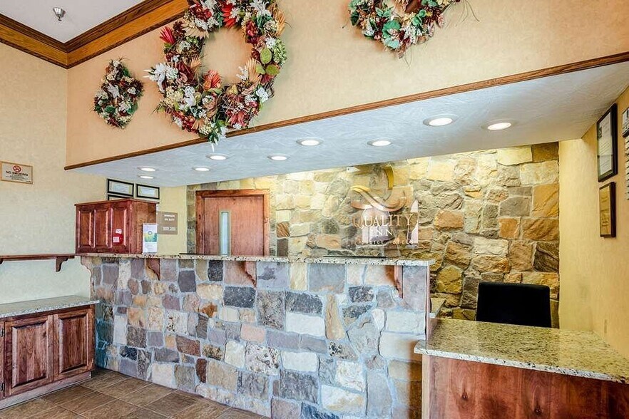More Photos Of 1420 W 3rd St, Alliance Hotel For Sale
