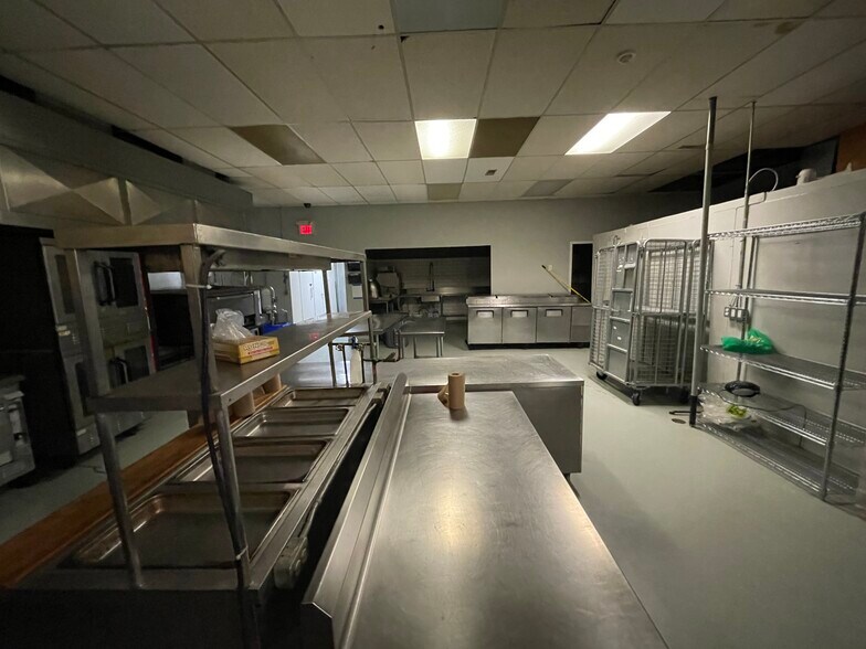 More Photos Of 14-18 Secord Dr, St Catharines Freestanding For Sale