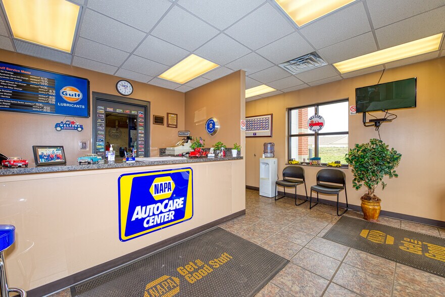 More Photos Of 5071 OH-43 Rd, Kent Auto Repair For Sale