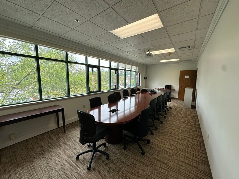 More Photos Of 6 Blackstone Valley Pl, Lincoln Medical For Sale