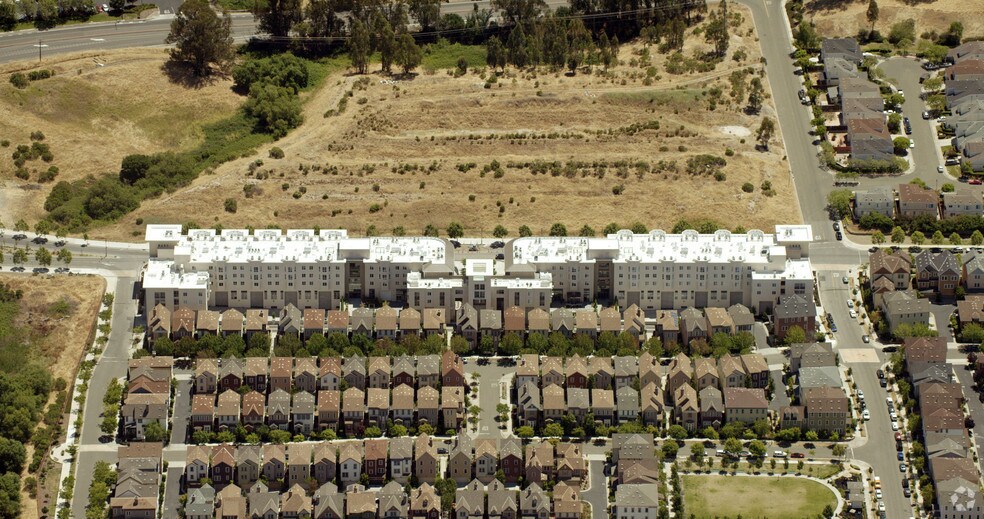 More Photos Of 1375-1411 Sycamore Ave, Hercules Unknown For Lease