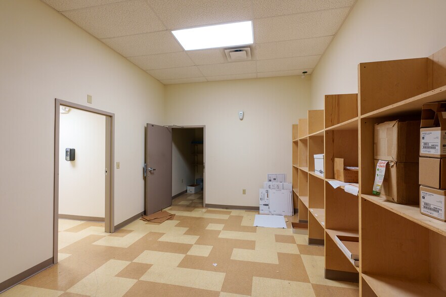 More Photos Of 3040 Dixie Hwy, Hamilton Freestanding For Lease