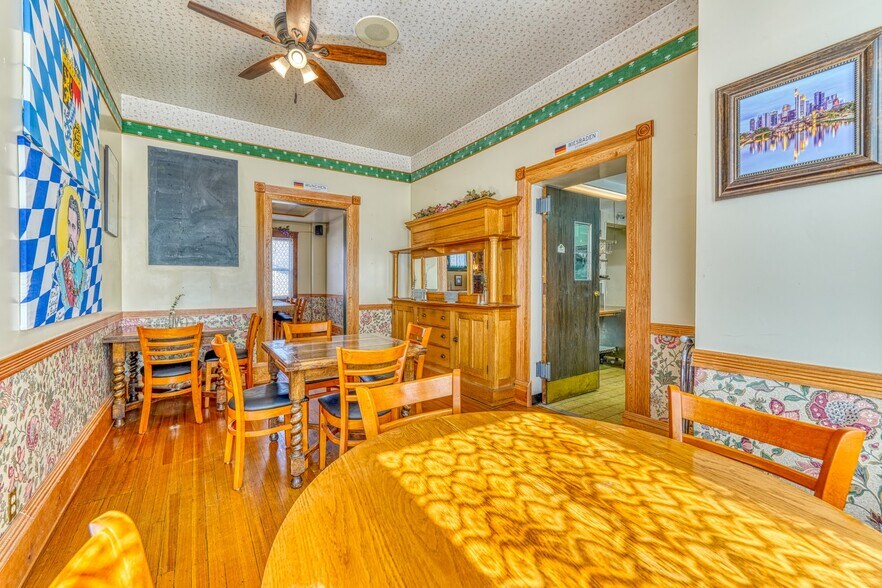 More Photos Of 512 Royal Gorge Blvd, Canon City Restaurant For Sale