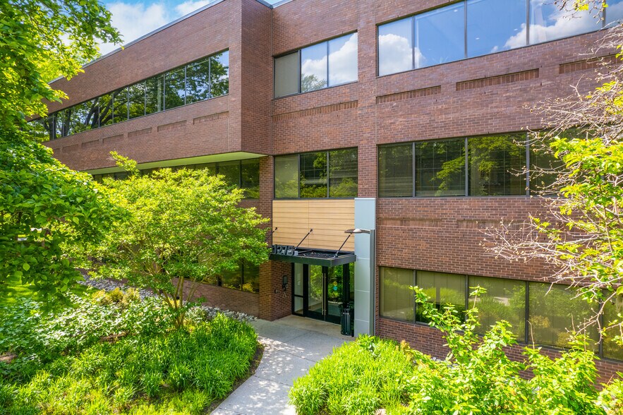 More Photos Of 1255 Drummers Ln, Wayne Unknown For Lease