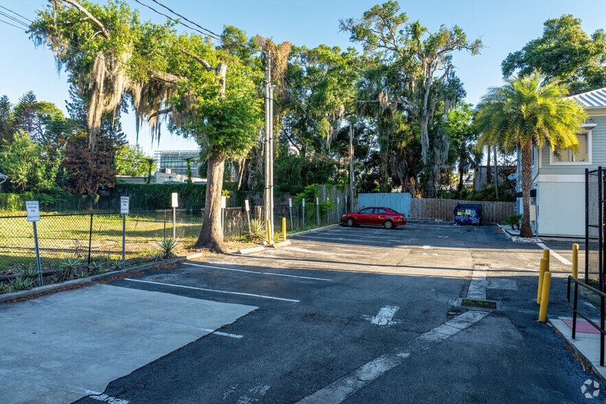 More Photos Of 2100 N Orange Ave, Orlando Medical For Sale