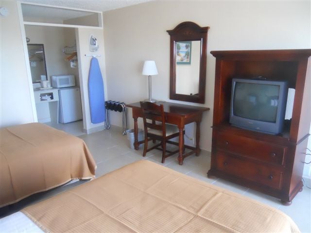 More Photos Of 504 S Gulfview Blvd, Clearwater Beach Hotel For Sale