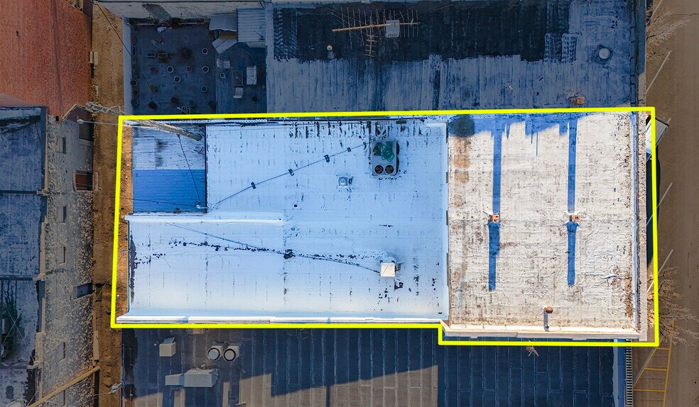 More Photos Of 1005 Main St, Buhl Storefront Retail Residential For Sale