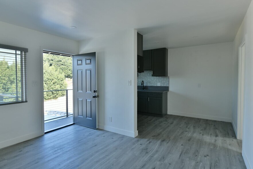 More Photos Of 6221 Corona Ave, Bell Apartments For Sale