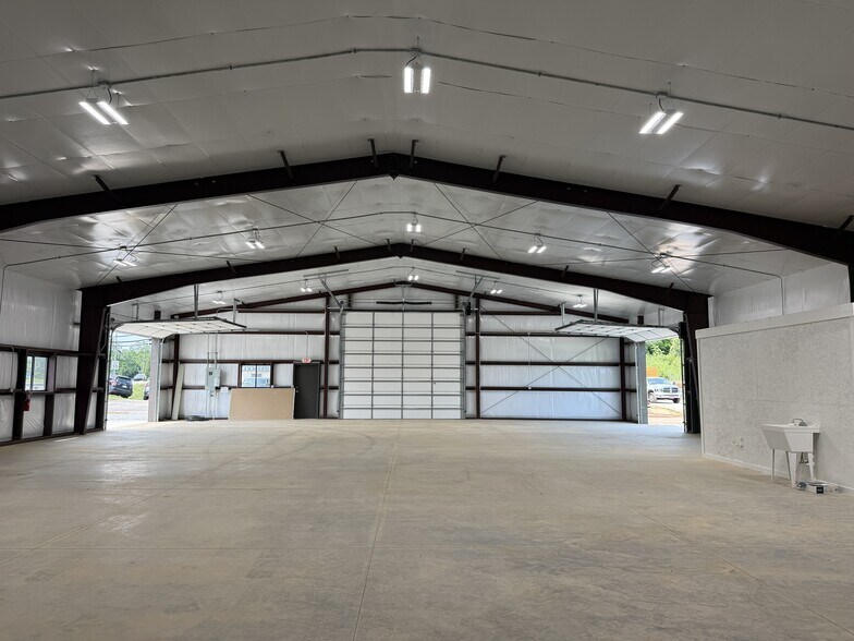 More Photos Of 1906 Dobbins Bridge Rd, Anderson Industrial For Sale