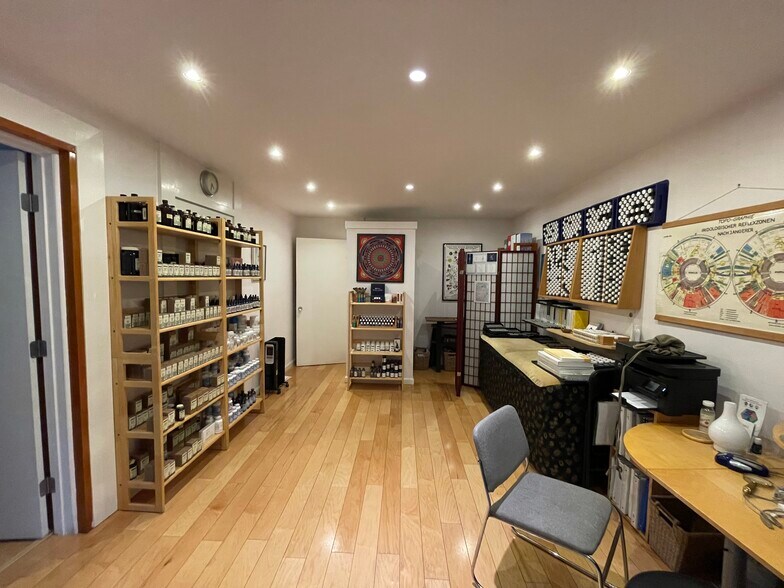 More Photos Of 10 Millwood St, Mill Valley Medical For Sale
