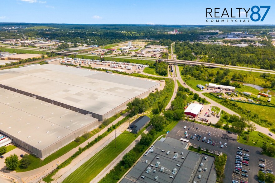 More Photos Of 4301 6th St SW, Cedar Rapids General Retail For Sale