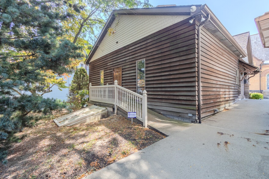 More Photos Of 310 Mulberry St, Scottdale Medical For Lease