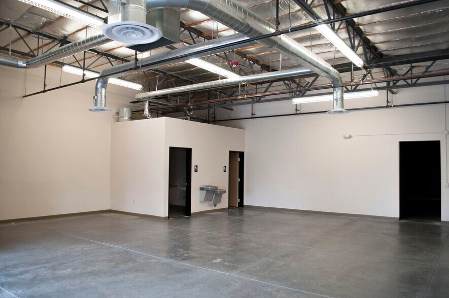 More Photos Of 1140 Financial Blvd, Reno Unknown For Lease