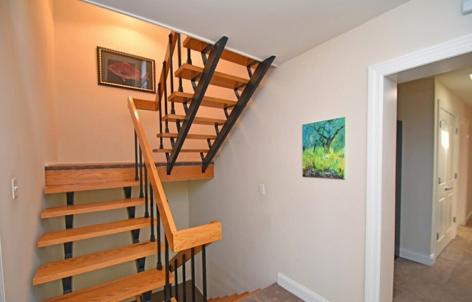 More Photos Of 322 E Main St, Batavia Office For Sale