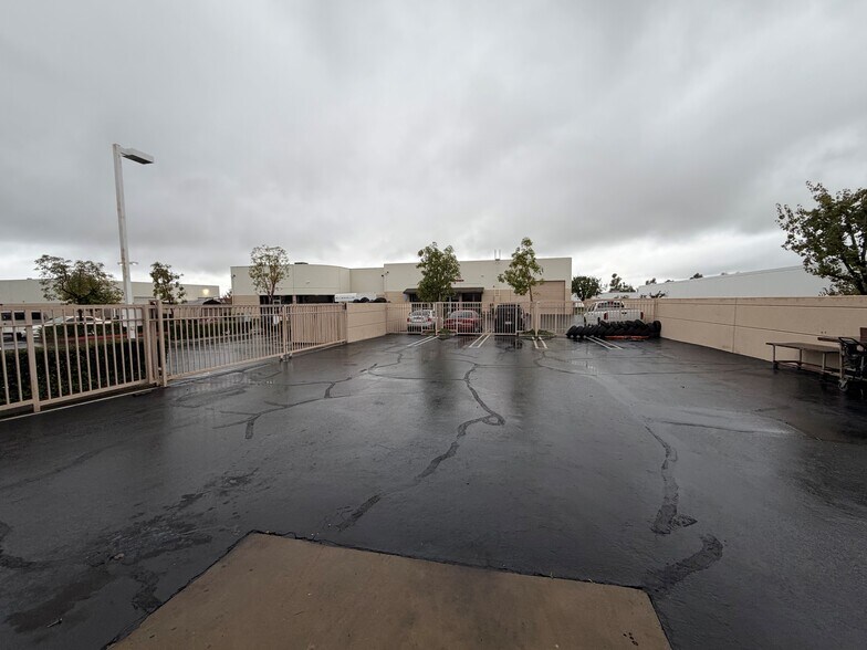 More Photos Of 26911 Vista Terr., Lake Forest Service For Sale