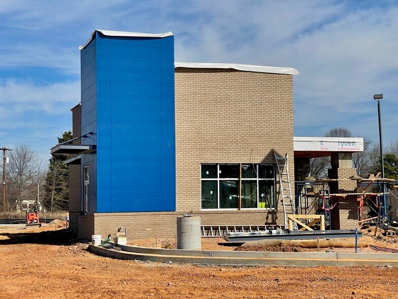 More Photos Of 203 S Main St, Mauldin General Retail For Sale