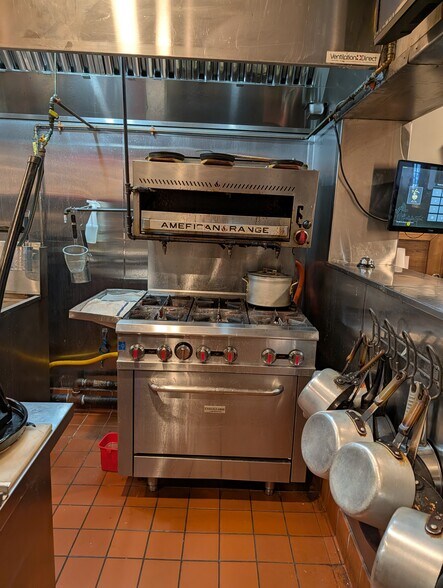 More Photos Of 1062 Main St, Holden Restaurant For Sale