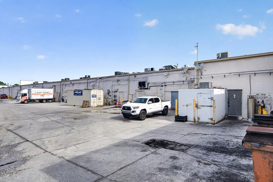 More Photos Of 14286 Beach Blvd, Jacksonville Beach General Retail For Sale
