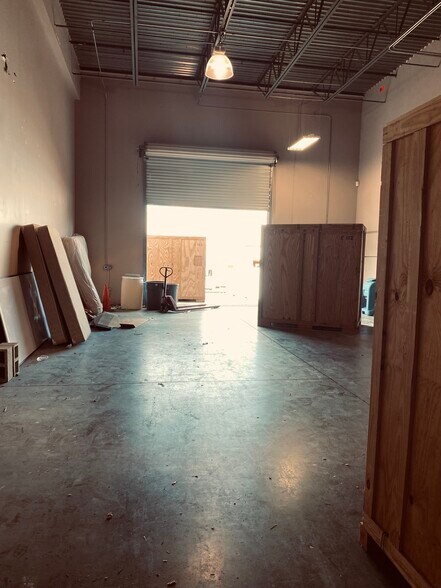 More Photos Of 2405 W Princeton St, Orlando Warehouse For Sale
