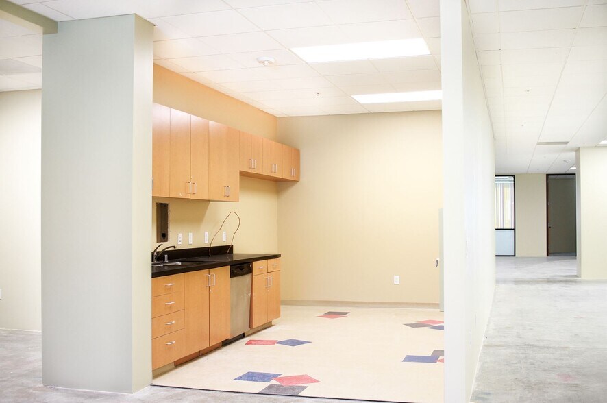 More Photos Of 28515 Westinghouse Pl, Valencia Office For Lease