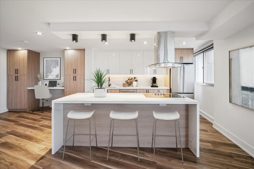 More Photos Of 6 John St, Oakville Apartments For Lease