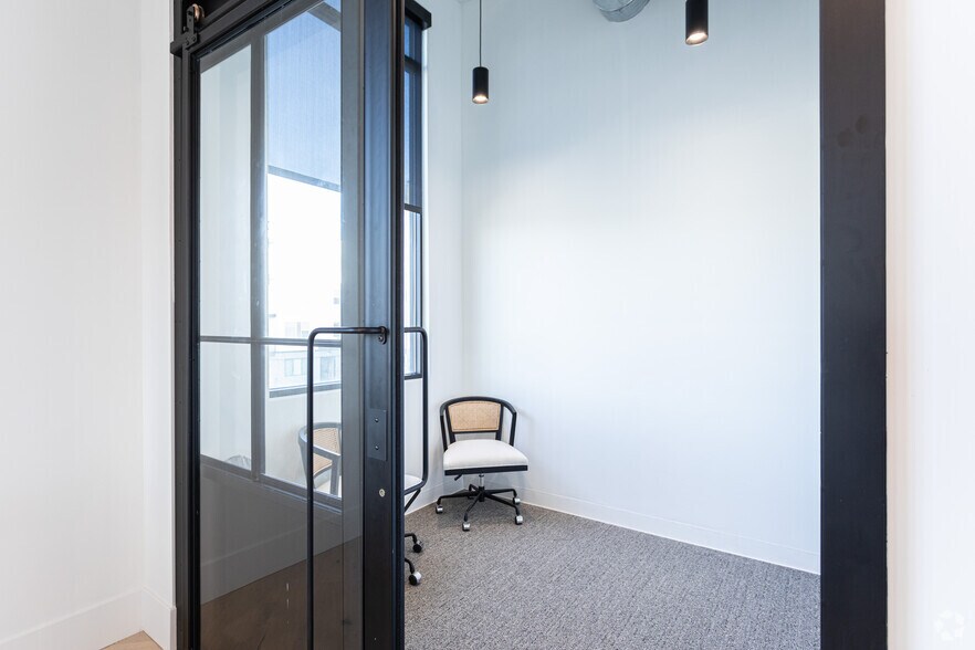 More Photos Of 412 W Rivers Edge Dr, Provo Coworking Space