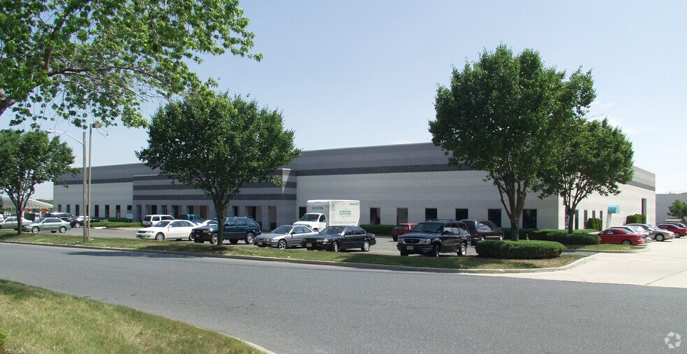 More Photos Of 130 Twinbridge Dr, Pennsauken Warehouse For Lease
