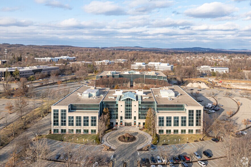 More Photos Of 8 Campus Drive Dr, Parsippany Office For Lease