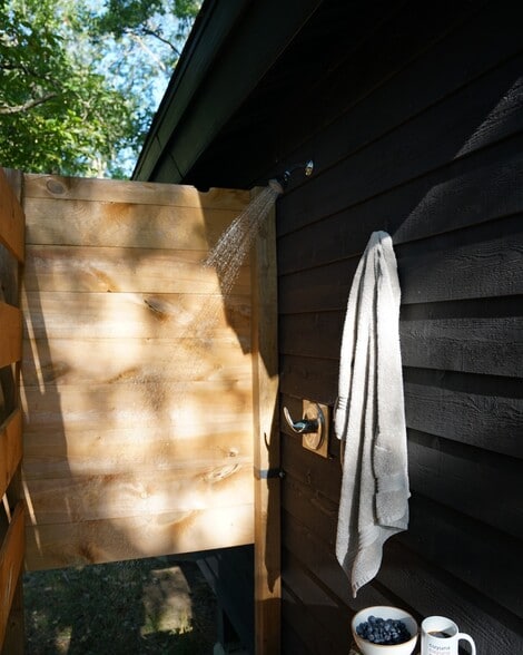 More Photos Of 22642 Highway 6 N, Crosby Hotel For Sale