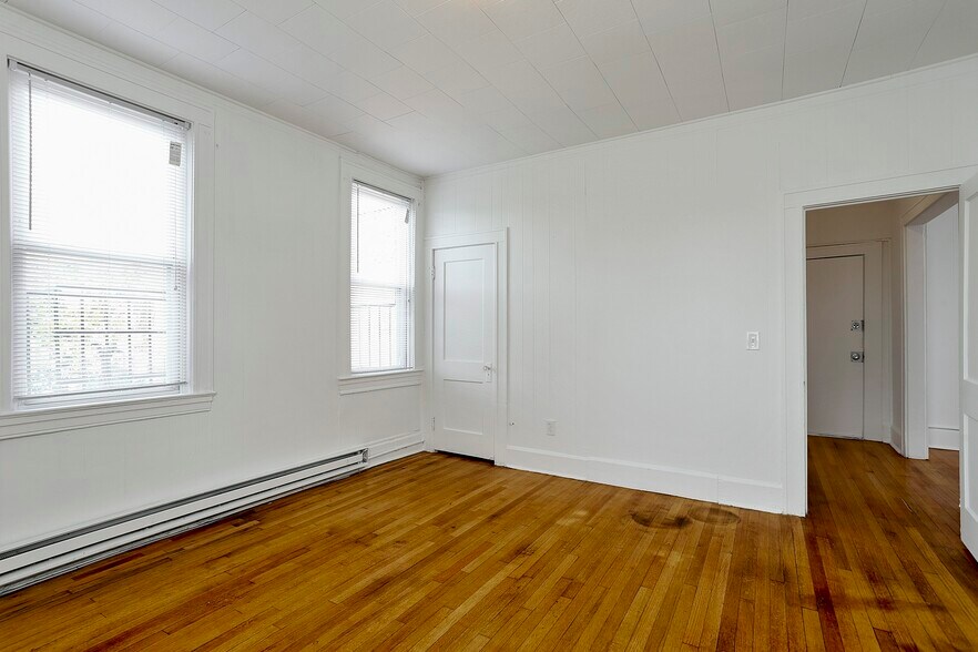 More Photos Of 2826 Windsor Ave, Baltimore Apartments For Sale