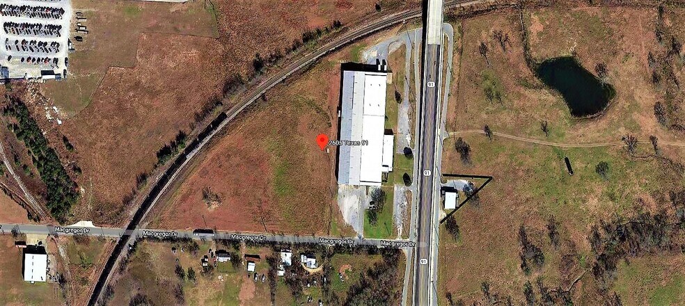 More Photos Of 2605 N State Highway 91, Denison Warehouse For Lease