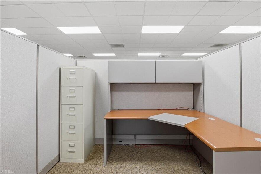 More Photos Of 319 Howard Dr, Sandusky Office For Sale
