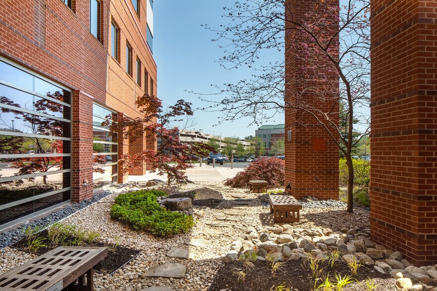 More Photos Of 10710 Charter Dr, Columbia Medical For Lease