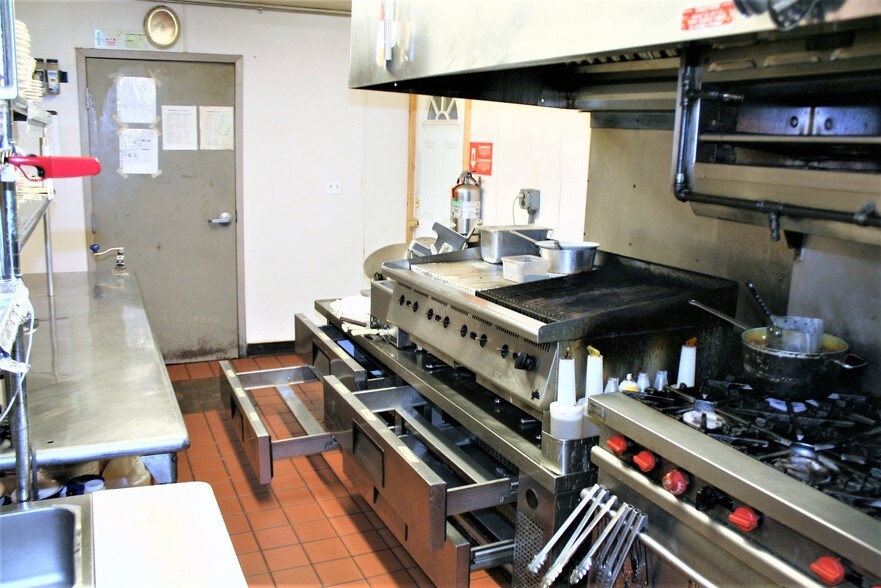 More Photos Of 10 Brick Row Ext, Athens Restaurant For Sale