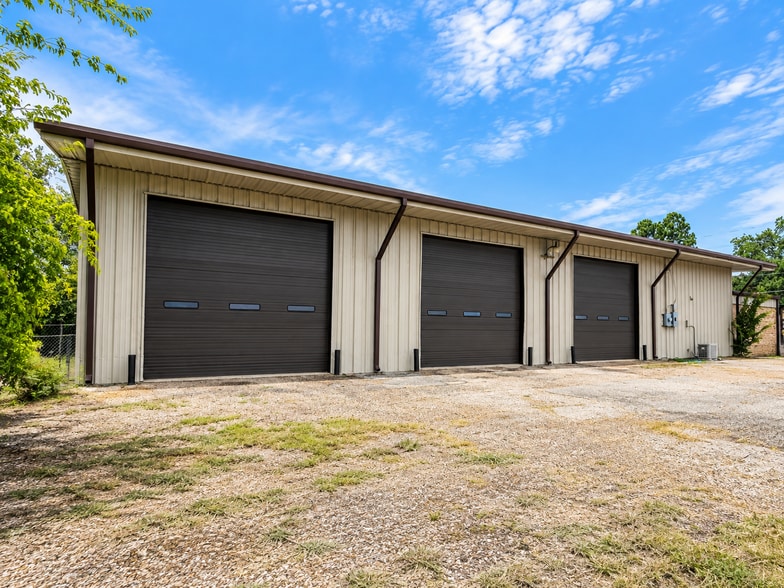 More Photos Of 100 Tex Pack St, Longview Warehouse For Sale