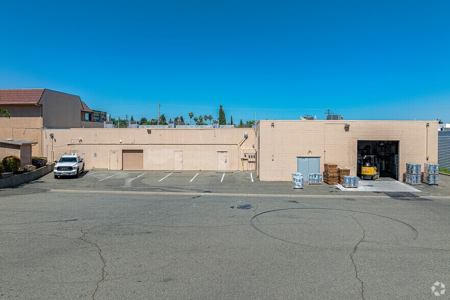 More Photos Of 5112-5122 Madison Ave, Sacramento General Retail For Lease