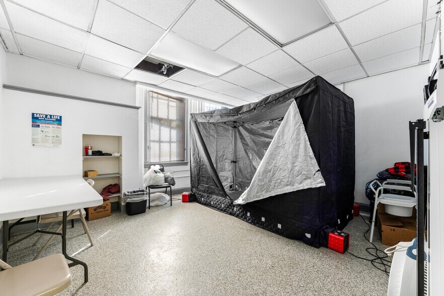 More Photos Of 21 W 25th St, Baltimore Office For Sale