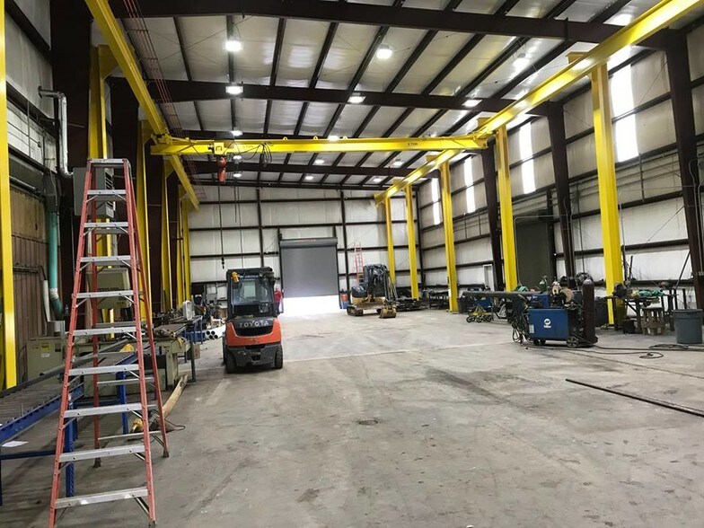 More Photos Of 1230 S Meadville Rd, Davisville Manufacturing For Lease