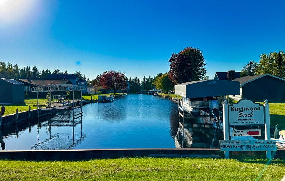 More Photos Of 752 W Faith St, Spruce Flex For Sale