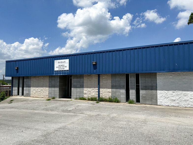 More Photos Of 11902 Warfield St, San Antonio Warehouse For Lease