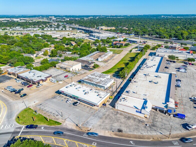 More Photos Of 5323-5325 Woodway Dr, Fort Worth General Retail For Sale