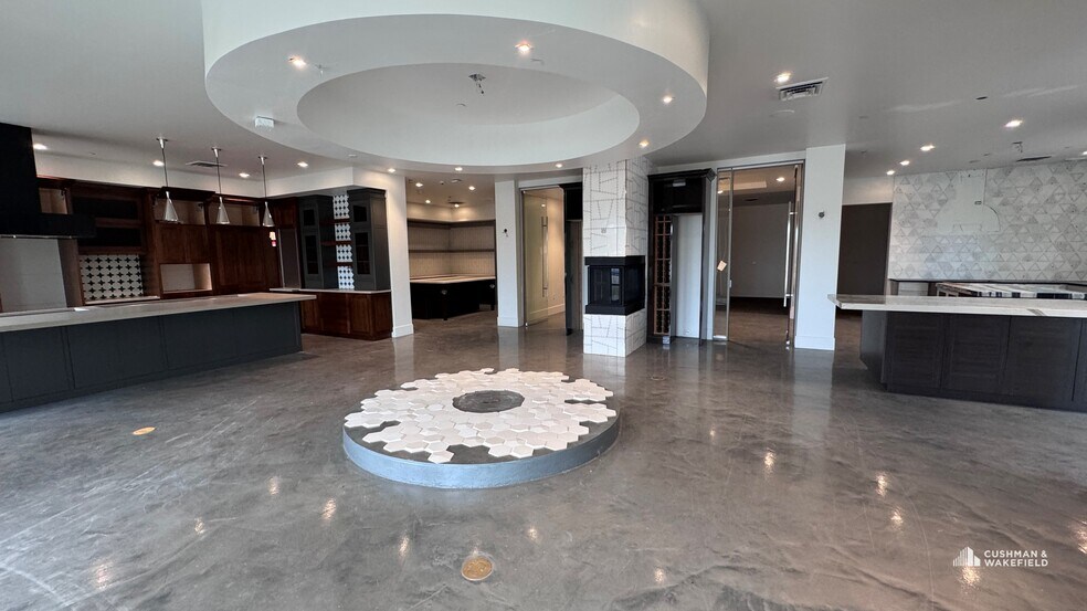 More Photos Of 5000 Goodman St, Timnath Showroom For Sale