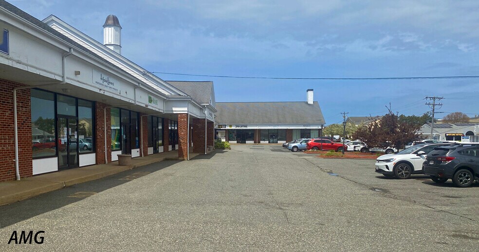 More Photos Of 11 Enterprise Rd, Hyannis Storefront For Lease