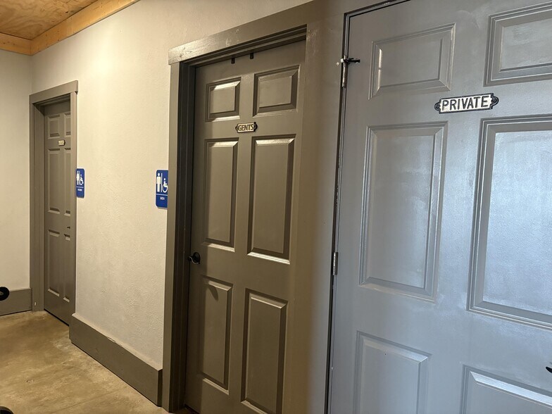 More Photos Of 3071 Jacob rd, Jacob Bar For Sale