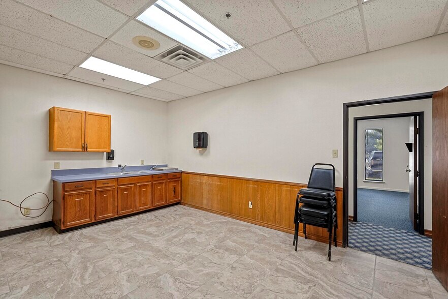 More Photos Of 2890 S Goliad St, Rockwall Industrial For Sale